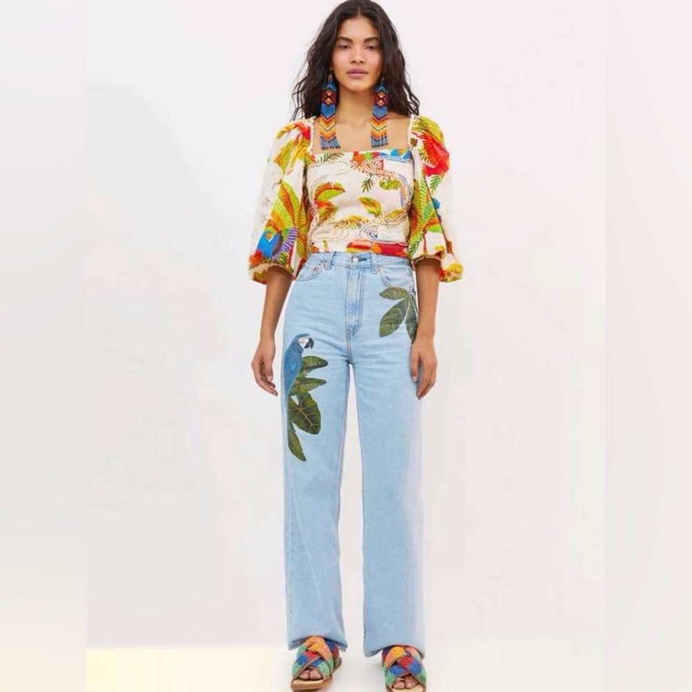 Farm Rio Forrest Birds Crop Lace Embroidered Blouse in Off White Size Medium.